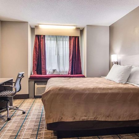 Quality Inn & Suites Grove City-Outlet Mall Eksteriør billede