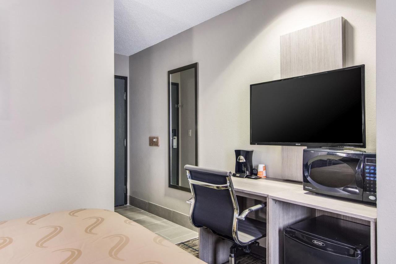 Quality Inn & Suites Grove City-Outlet Mall Eksteriør billede