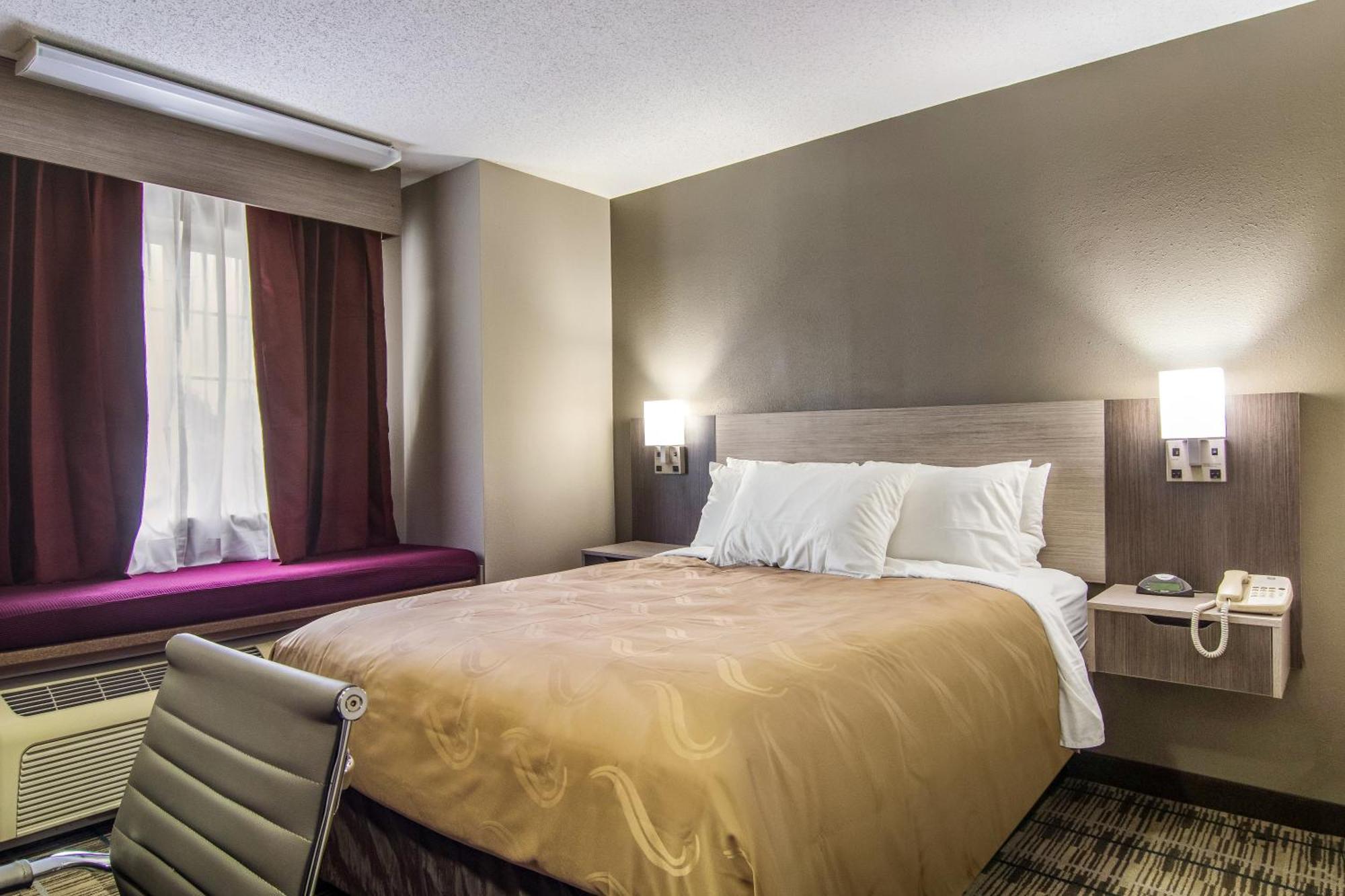 Quality Inn & Suites Grove City-Outlet Mall Eksteriør billede