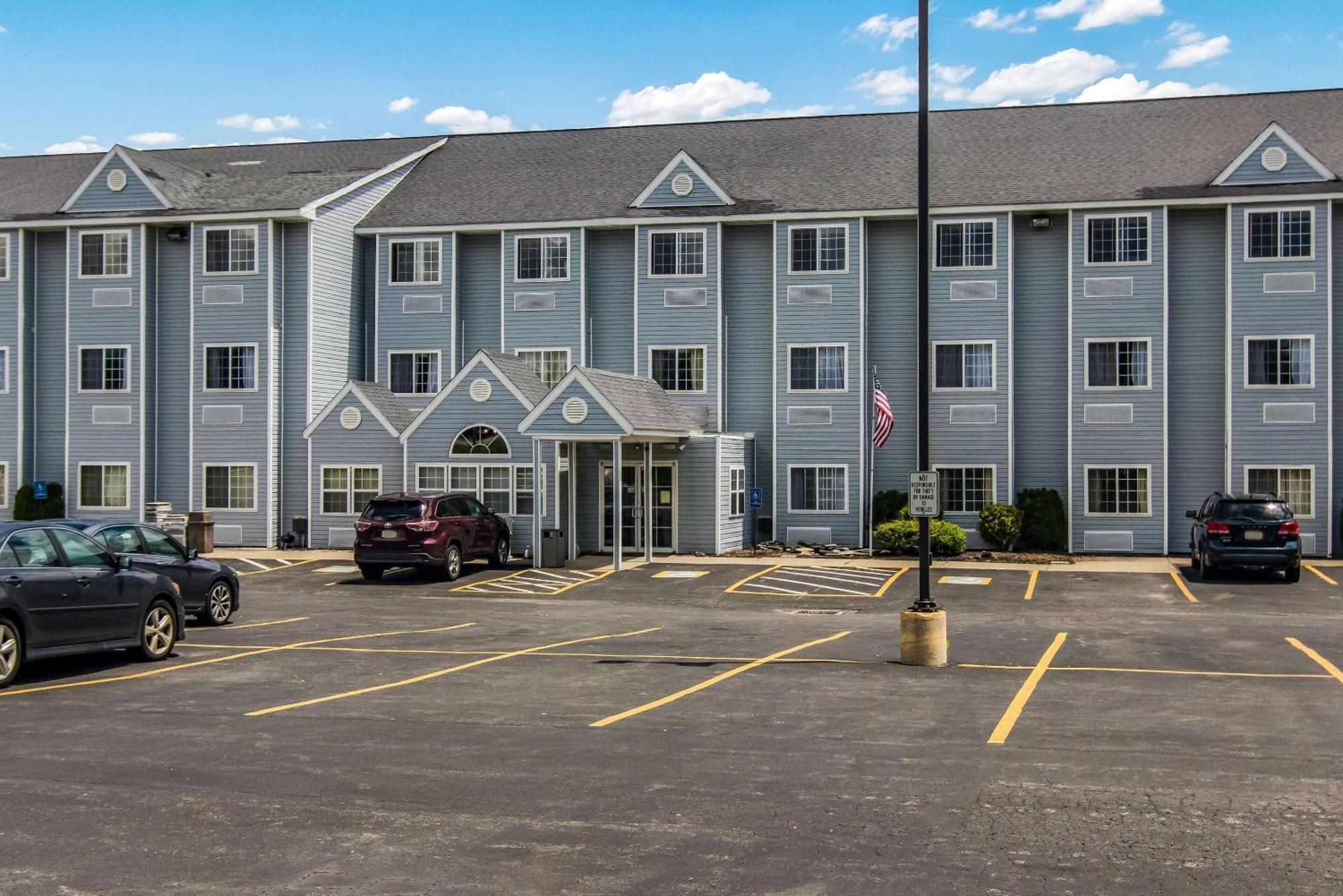 Quality Inn & Suites Grove City-Outlet Mall Eksteriør billede