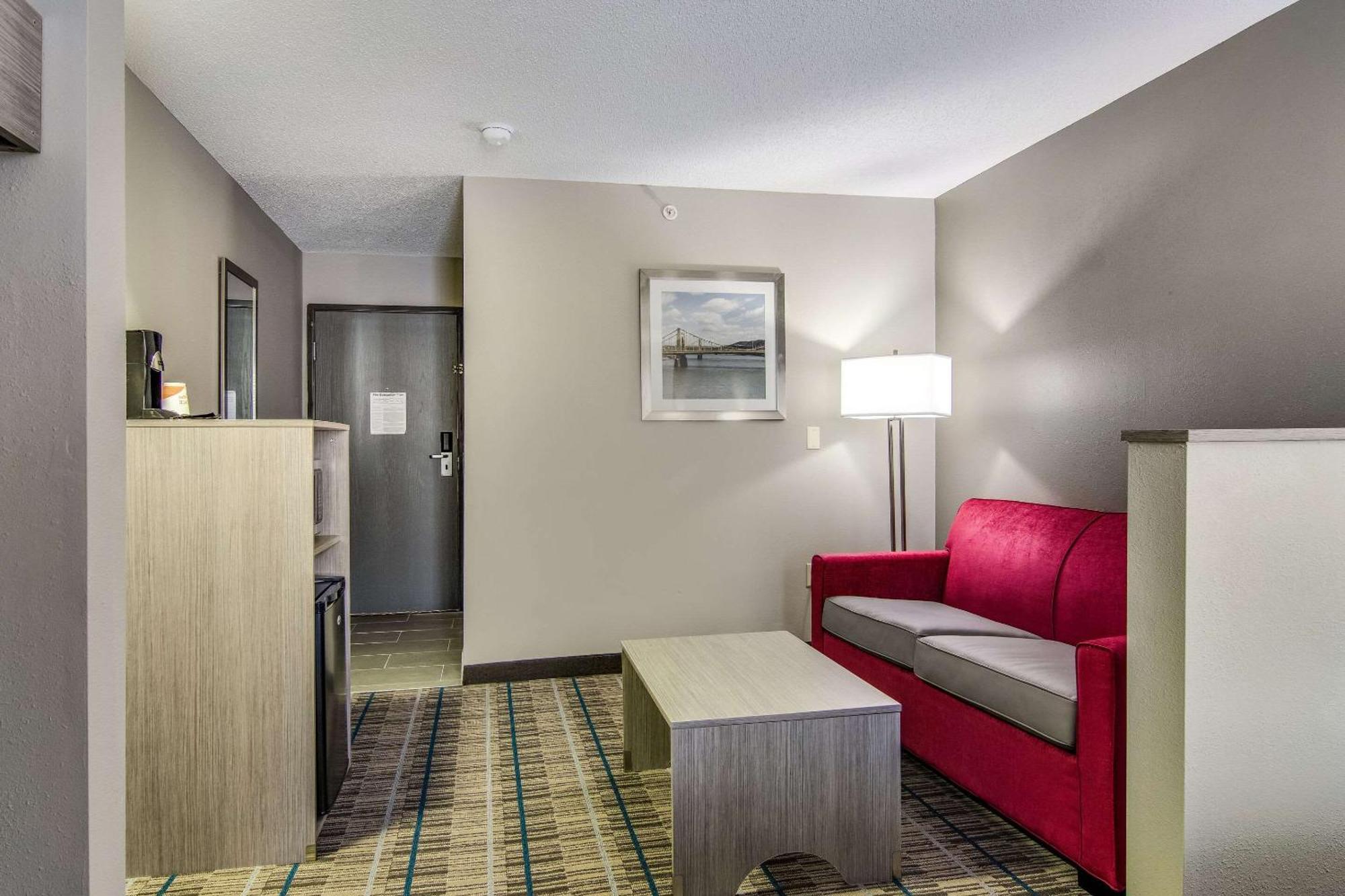 Quality Inn & Suites Grove City-Outlet Mall Eksteriør billede