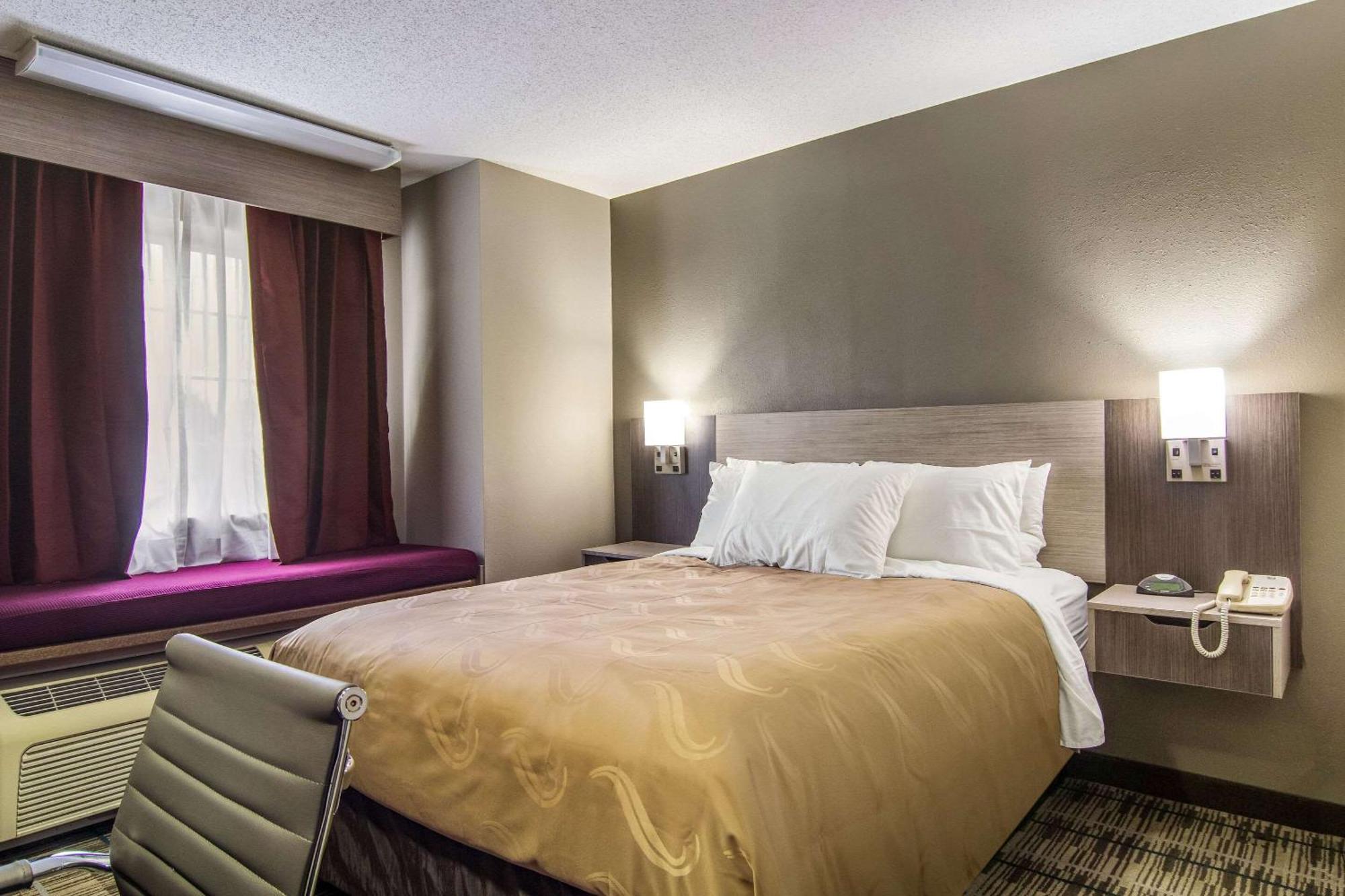 Quality Inn & Suites Grove City-Outlet Mall Eksteriør billede