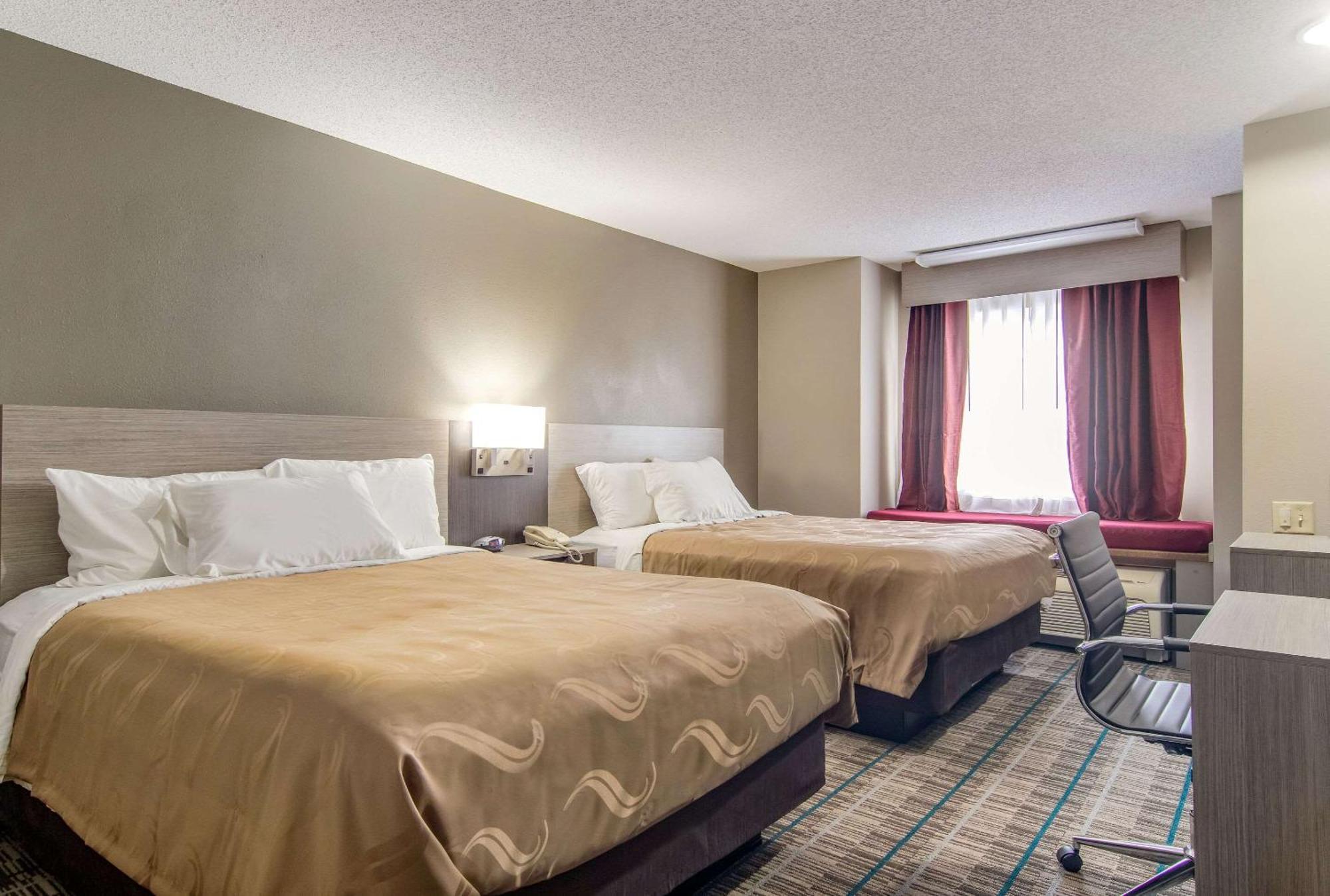 Quality Inn & Suites Grove City-Outlet Mall Eksteriør billede