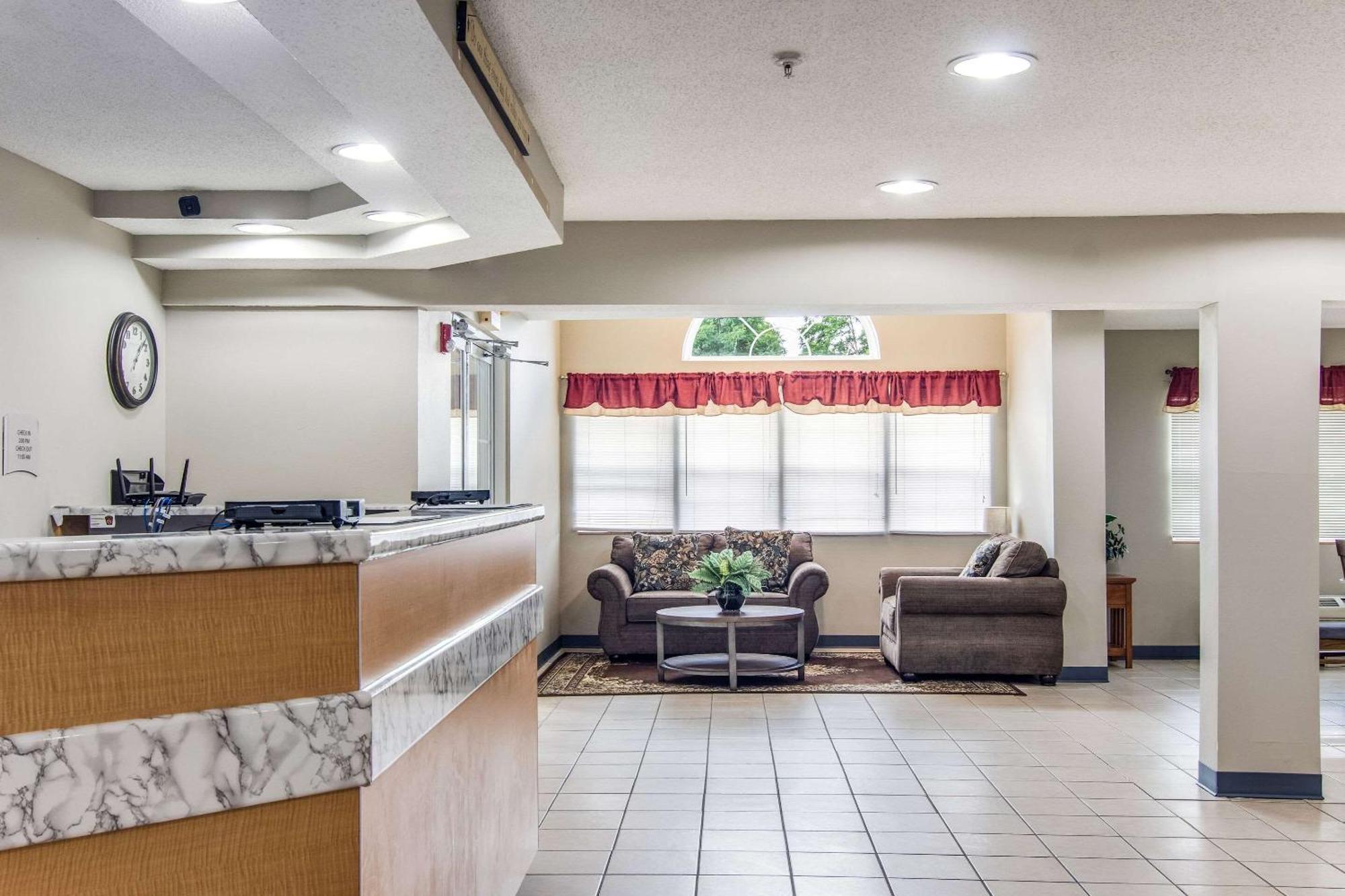 Quality Inn & Suites Grove City-Outlet Mall Eksteriør billede